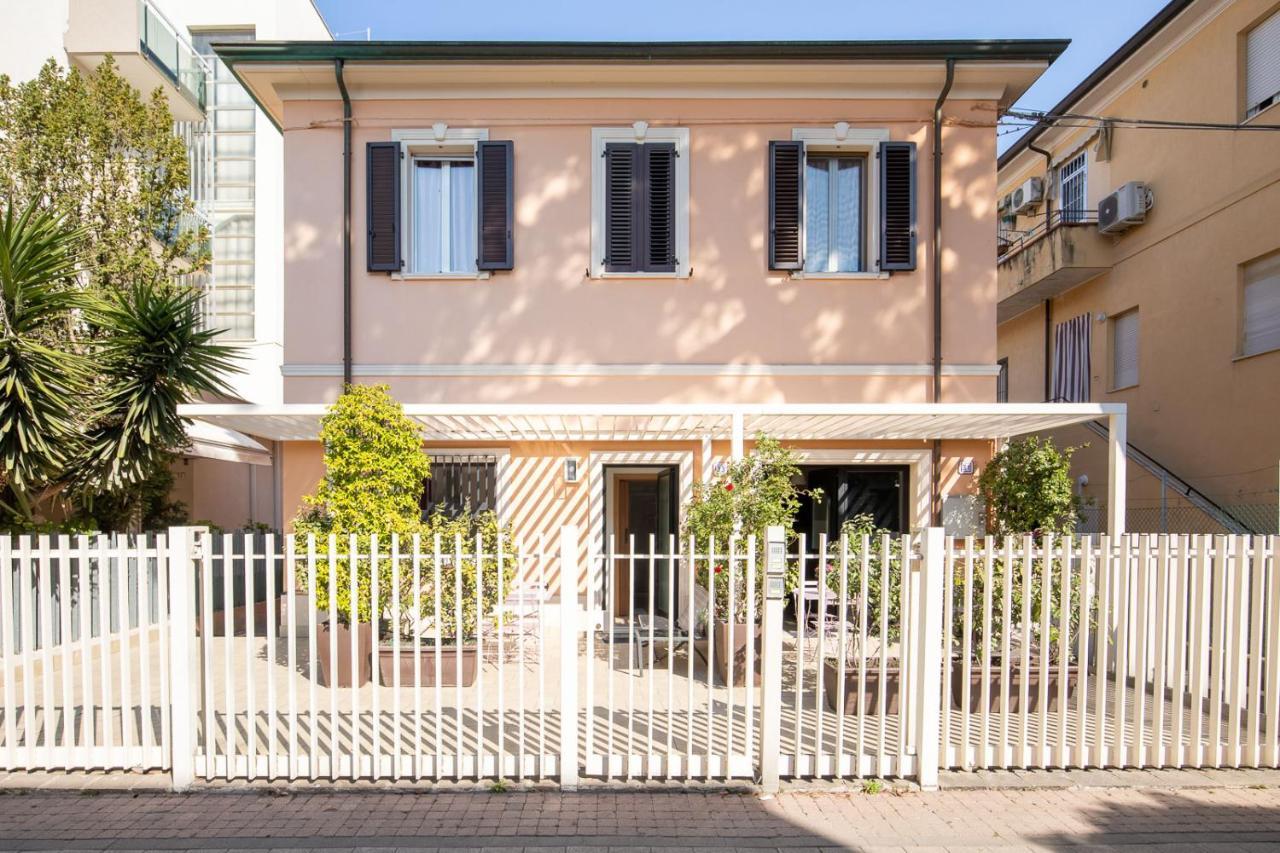Bilocale Con Giardino A 200Mt Dal Mare - Homeunity Rimini Ngoại thất bức ảnh